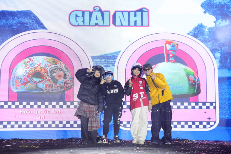 Hoàng Đức Anh và Lê Vy (lớp 8N) giành giải Nhì.