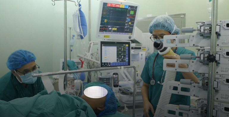 Bệnh nhân chuẩn bị được phẫu thuật chuyển gốc động mạch.