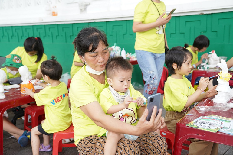 Nhiều gia đình được chia sẻ kiến thức tại Ngày hội.