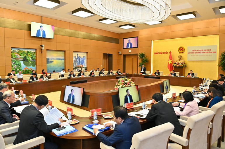 Quang cảnh buổi làm việc tại Tòa nhà Quốc hội. (Ảnh: DUY LINH)