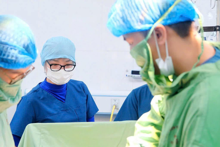 Sản phụ được giành giật sự sống trong 10 giờ đồng hồ.