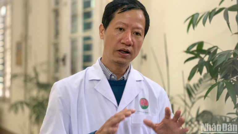 Thạc sĩ, bác sĩ Vũ Văn Thành, Trưởng khoa Bệnh phổi mạn tính, Bệnh viện Phổi Trung ương chia sẻ thông tin.