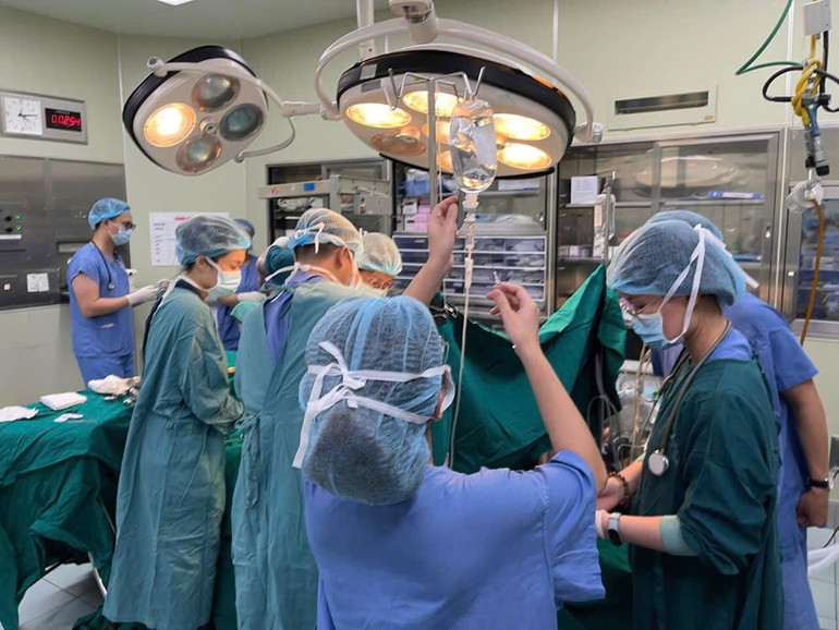 Các hoạt động mổ, cấp cứu duy trì xuyên bão số 3.