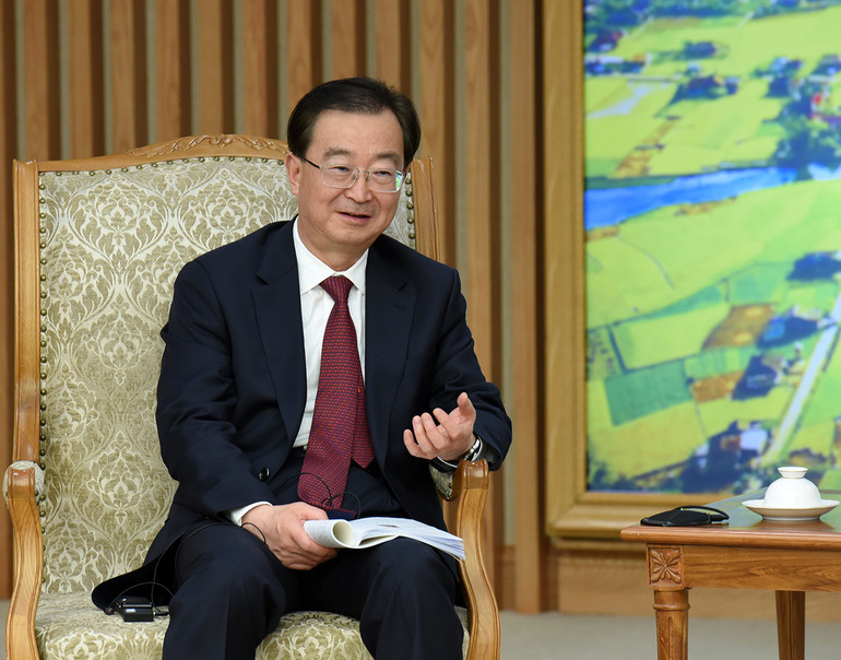 Đồng chí Vương Ninh, Bí thư Tỉnh ủy Vân Nam phát biểu tại buổi tiếp.