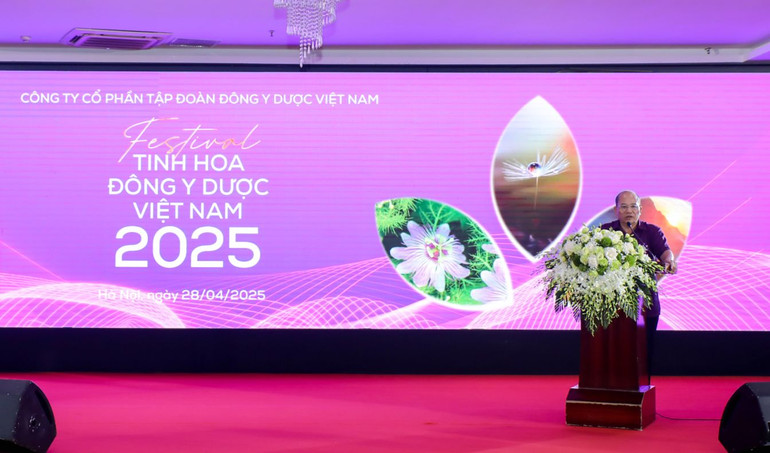 Phó Giáo sư, Tiến sĩ Nguyễn Thế Thịnh, Cục trưởng Cục Quản lý Y Dược cổ truyền, Bộ Y tế phát biểu.