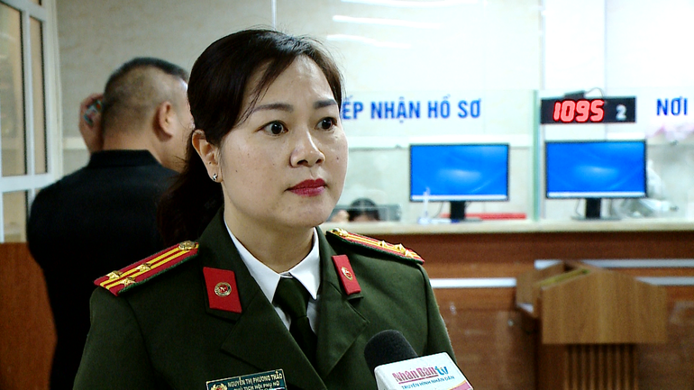 Thượng tá Nguyễn Thị Phương Thảo, Chủ tịch Hội phụ nữ Cục xuất-nhập cảnh.