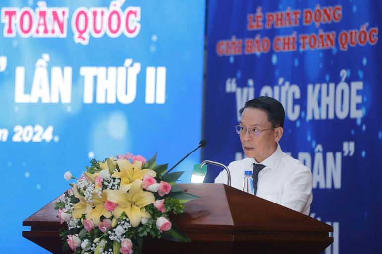 Phó Chủ tịch Thường trực Hội nhà báo Việt Nam Nguyễn Đức Lợi phát biểu tại lễ phát động.