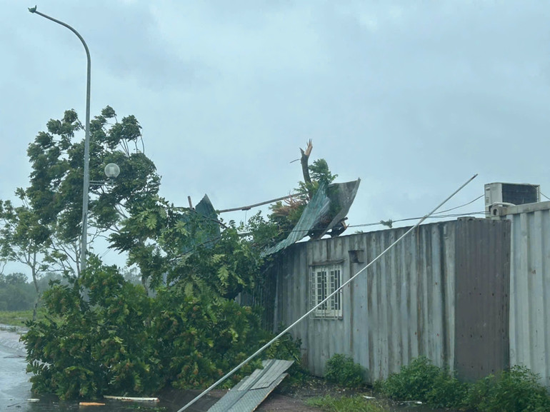 [Live] Bão số 3 di chuyển về phía Tây Bắc Bộ và suy yếu thành áp thấp nhiệt đới ảnh 93