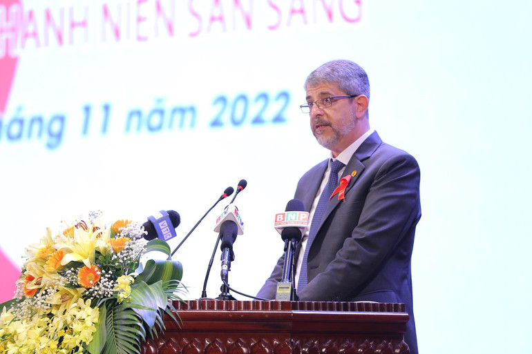 Ông Taoufik Bakkali, Quyền Giám đốc khu vực Văn phòng UNAIDS.
