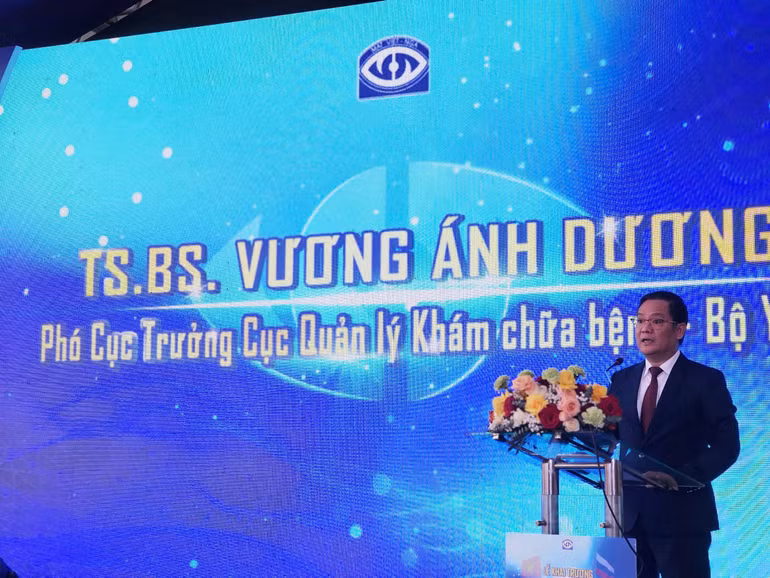 Tiến sĩ, bác sĩ Vương Ánh Dương, Phó Cục trưởng Cục Quản lý Khám, chữa bệnh (Bộ Y tế) phát biểu tại sự kiện.