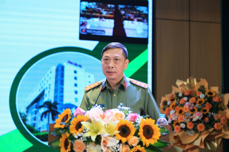 Đại tá, Phó Giáo sư, Tiến sĩ Hoàng Thanh Tuyền, Giám đốc Bệnh viện 19-8, Bộ Công an phát biểu tại hội nghị.