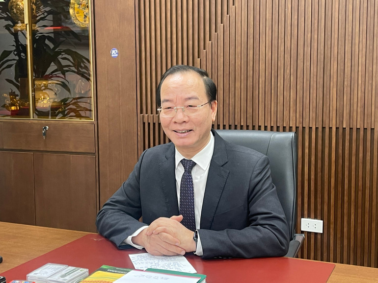 Phó Giáo sư, Tiến sĩ Trần Minh Điển, Giám đốc Bệnh viện Nhi Trung ương.