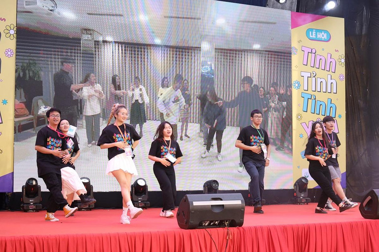 Lễ hội thu hút nhiều bạn trẻ.