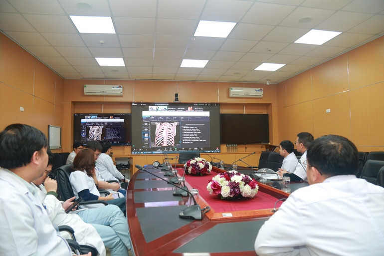 Bệnh viện Hữu nghị Việt Đức đã tổ chức hội chẩn khẩn cấp qua hệ thống Telemedicine với Bệnh viện đa khoa tỉnh Sơn La. Bệnh viện Hữu nghị Việt Đức đã tổ chức hội chẩn khẩn cấp qua hệ thống Telemedicine với Bệnh viện đa khoa tỉnh Sơn La.