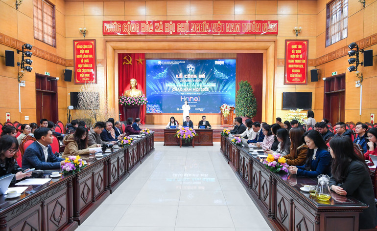 Toàn cảnh Lễ công bố chương trình "Hòa nhạc ánh sáng - Chào năm mới 2025". Toàn cảnh Lễ công bố chương trình "Hòa nhạc ánh sáng - Chào năm mới 2025".