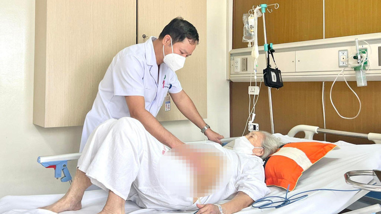 Trung bình một tuần, Bệnh viện Hữu nghị Việt Đức phẫu thuật từ 2-3 ca ung thư dạ dày.