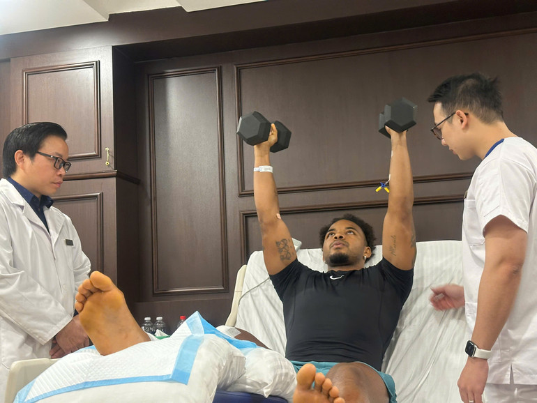 Các bài tập đặc biệt dành cho Xuân Son được thiết kế và giám sát kỹ lưỡng.