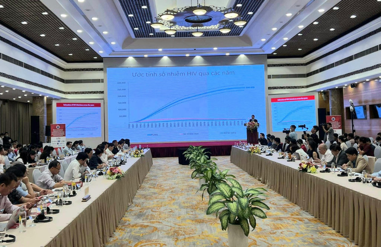 Hội thảo diễn ra ngày 23/11 chia sẻ nhiều thông tin về công tác phòng, chống HIV/AIDS.