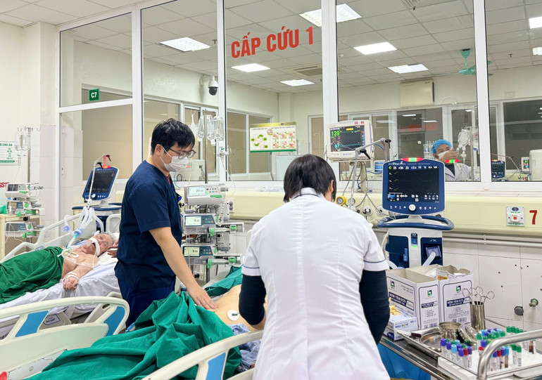 Nhiều bệnh nhân nguy kịch vì viêm phổi. Nhiều bệnh nhân nguy kịch vì viêm phổi.