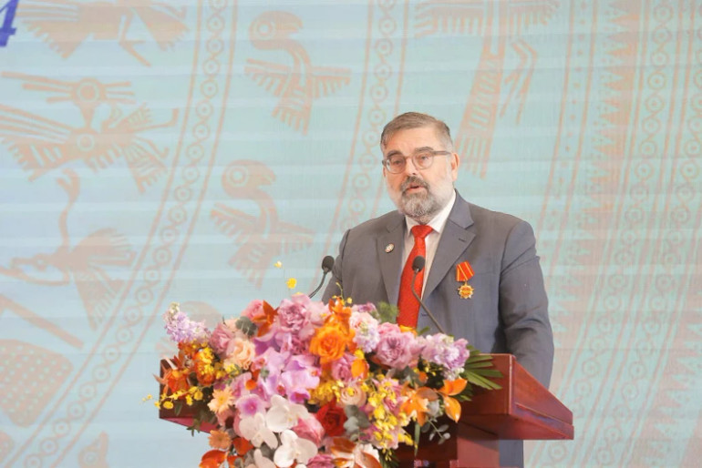 Ông Eamonn Murphy, Giám đốc Khu vực châu Á-Thái Bình Dương, Khu vực Đông Âu và Trung Á.