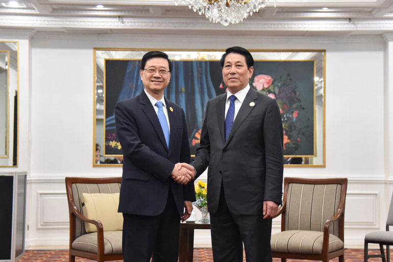 Chủ tịch nước Lương Cường tiếp Trưởng khu hành chính đặc biệt Hồng Kông (Trung Quốc) Lý Gia Siêu ảnh 1 Chủ tịch nước Lương Cường tiếp Trưởng khu hành chính đặc biệt Hồng Kông (Trung Quốc) Lý Gia Siêu ảnh 1