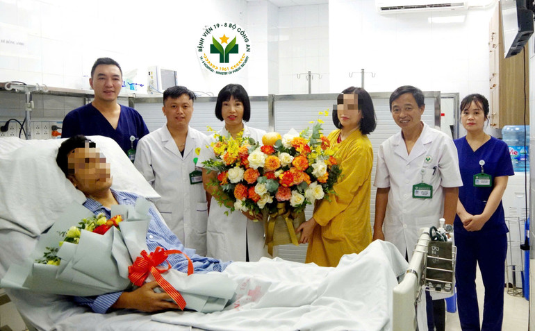 Cứu sống người đàn ông ngừng tim sau khi đi bơi ảnh 1