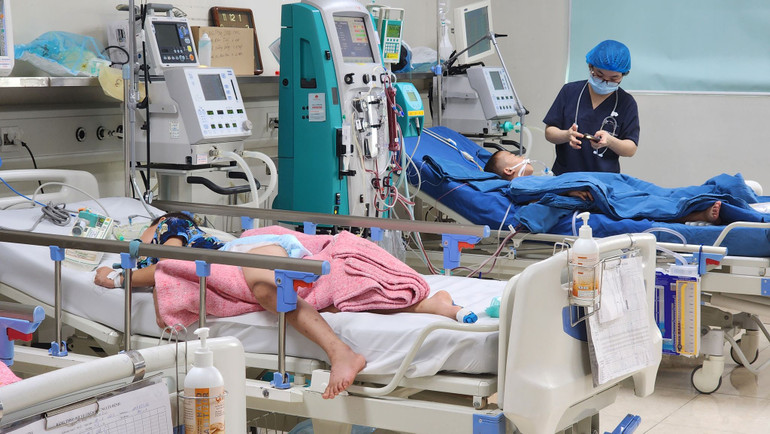 Bệnh nhi đang được điều trị tích cực.