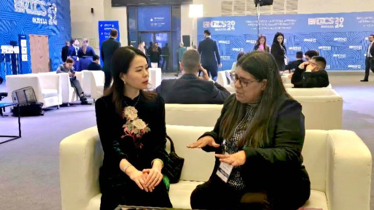 Thứ trưởng Ngoại giao Nguyễn Minh Hằng gặp Thứ trưởng Ngoại giao Venezuela.