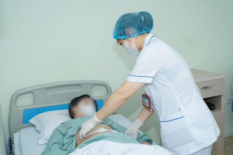 Bệnh nhân đang dần hồi phục sức khỏe.