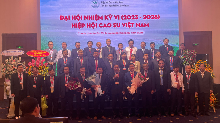 Các thành viên Ban Chấp hành VRA nhiệm kỳ 2023-2028 ra mắt tại Đại hội.