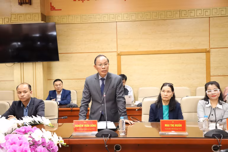 Bác sĩ Nghiêm Trần Dũng, đại diện VNVC, phát biểu.