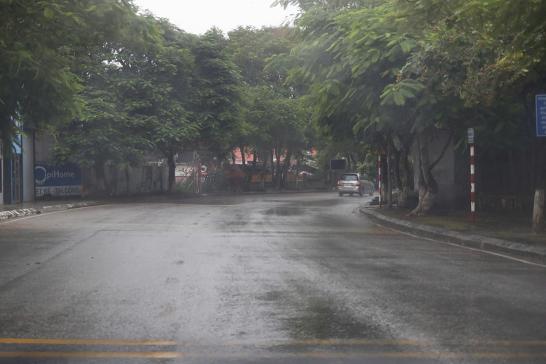 [Live] Bão số 3 di chuyển về phía Tây Bắc Bộ và suy yếu thành áp thấp nhiệt đới ảnh 59