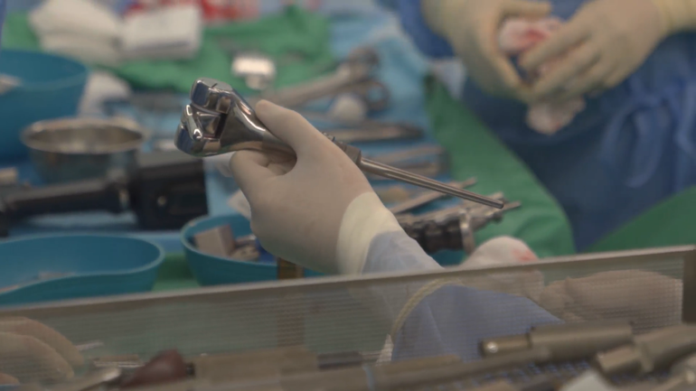 Khớp tăng trưởng in 3D được thiết kế riêng cho bệnh nhi.