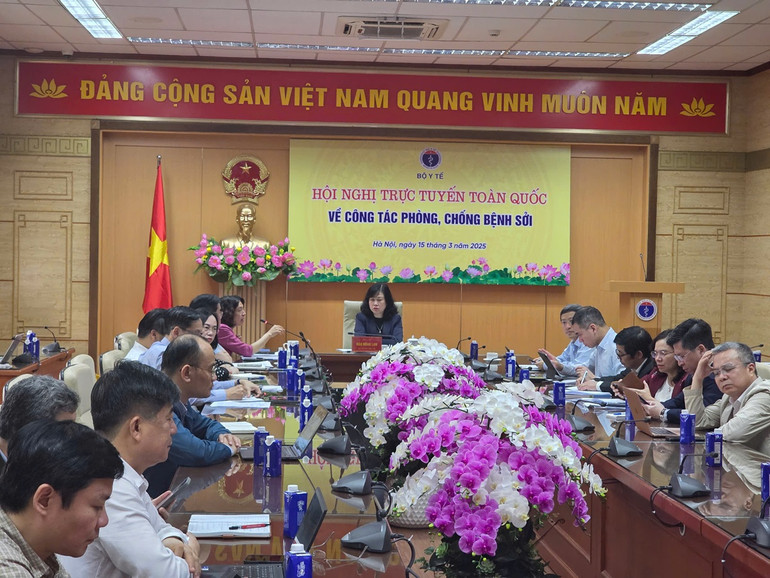 Cuộc họp trực tuyến chiều 15/3.