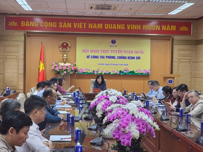 Cuộc họp trực tuyến chiều 15/3.