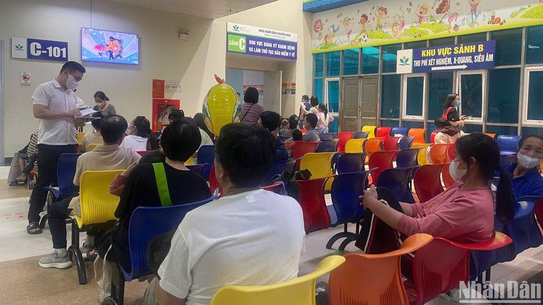 Từ đầu năm đến nay, Bệnh viện Nhi Trung ương khám, điều trị cho khoảng 1.500 trường hợp mắc sởi.