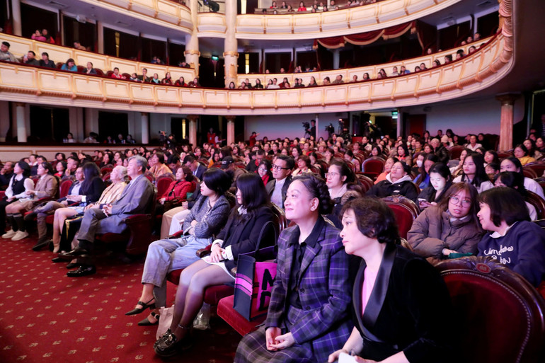 Chương trình thu hút sự quan tâm của nhiều khán giả. (Ảnh: KHIẾU MINH)