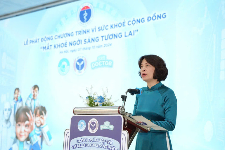 Thứ trưởng Y tế Nguyễn Thị Liên Hương phát biểu tại chương trình.