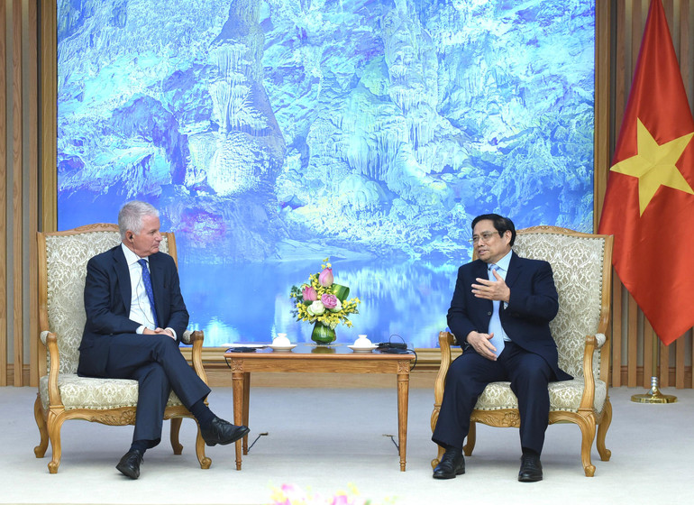 Thủ tướng đề nghị Warburg Pincus với mạng lưới khách hàng rộng lớn trên thế giới cần tiếp tục là cầu nối để đưa các nhà đầu tư Hoa Kỳ nói riêng và nước ngoài nói chung đến đầu tư tại Việt Nam.