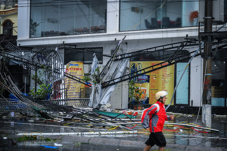 [Live] Bão số 3 di chuyển về phía Tây Bắc Bộ và suy yếu thành áp thấp nhiệt đới ảnh 156