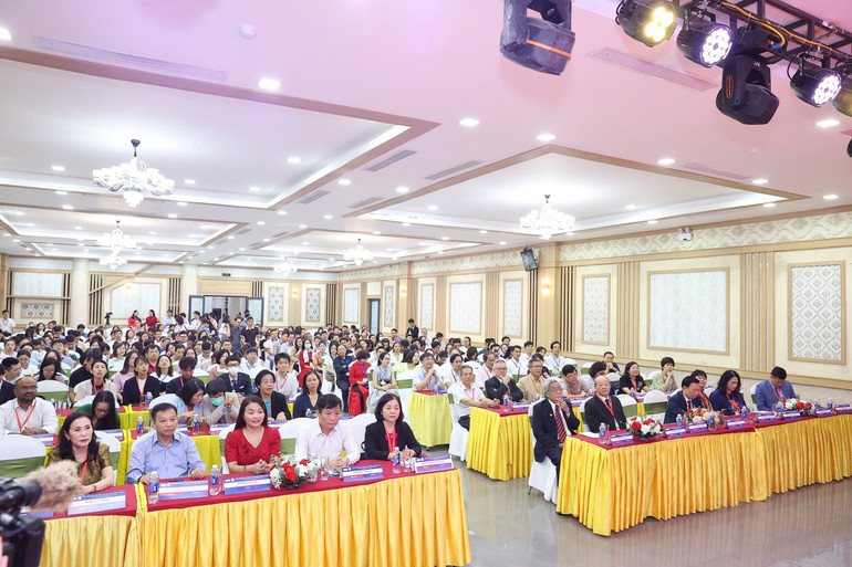 Các đại biểu tham dự hội nghị. Các đại biểu tham dự hội nghị.