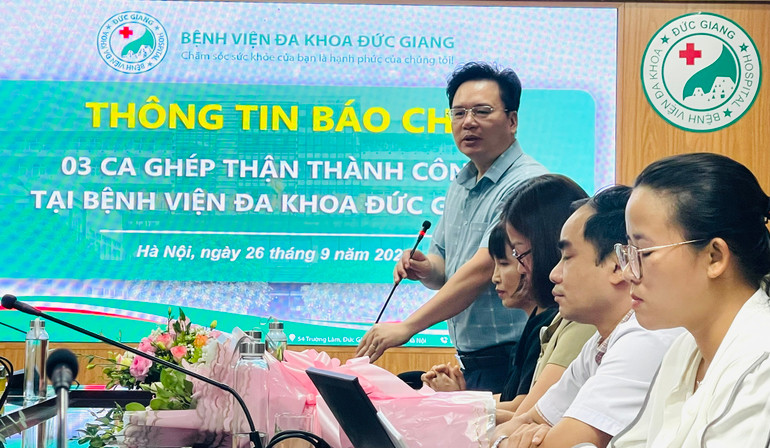 Tiến sĩ, bác sĩ Nguyễn Văn Thường, Giám đốc Bệnh viện đa khoa Đức Giang chia sẻ về thành công của các ca ghép. Tiến sĩ, bác sĩ Nguyễn Văn Thường, Giám đốc Bệnh viện đa khoa Đức Giang chia sẻ về thành công của các ca ghép.