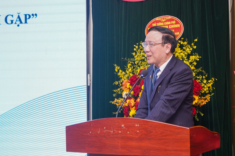 Bệnh viện Da liễu Trung ương ra mắt sách “Bệnh da hiếm gặp" phiên bản tiếng Anh của Thầy thuốc nhân dân, Giáo sư, Tiến sĩ Trần Hậu Khang.