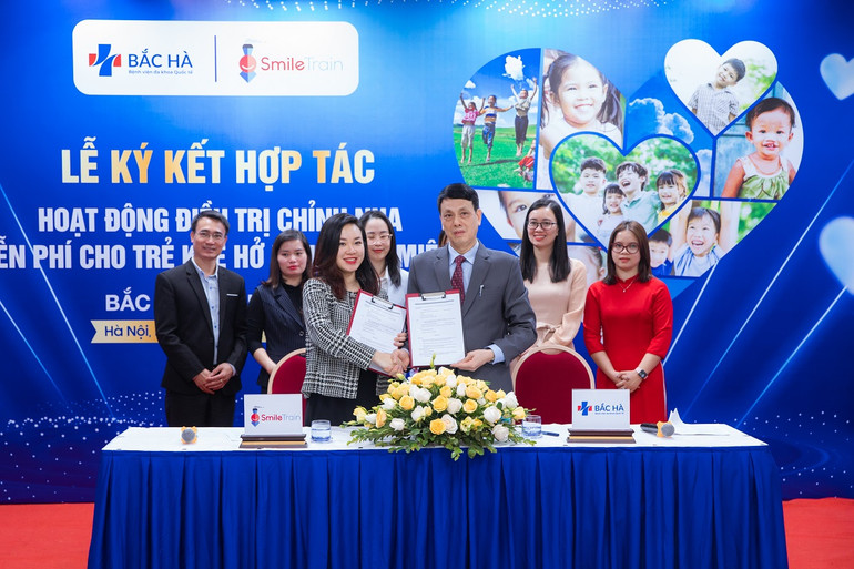 Bệnh viện Đa khoa Quốc tế Bắc Hà và Tổ chức hi lợi nhuận Smile Train tại Việt Nam tổ chức lễ ký kết hợp tác điều trị chỉnh nha miễn phí cho bệnh khe hở môi-vòm miệng.