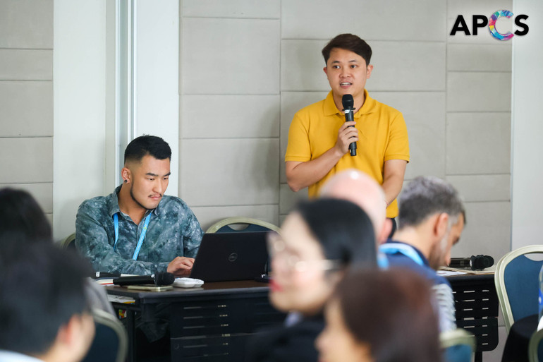 Đại diện Việt Nam chia sẻ tại chương trình.