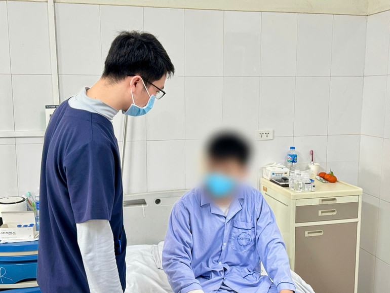 Bệnh nhân trẻ nhiễm ba loại ký sinh trùng.