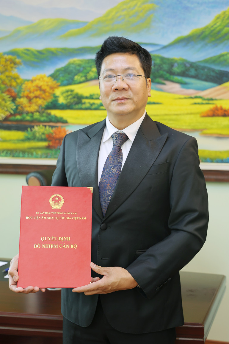 NSND Quốc Hưng. NSND Quốc Hưng.