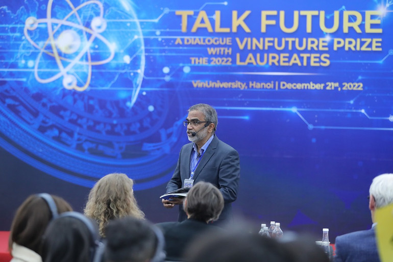 Ông truyền cảm hứng cho nhiều nhà khoa học trẻ.