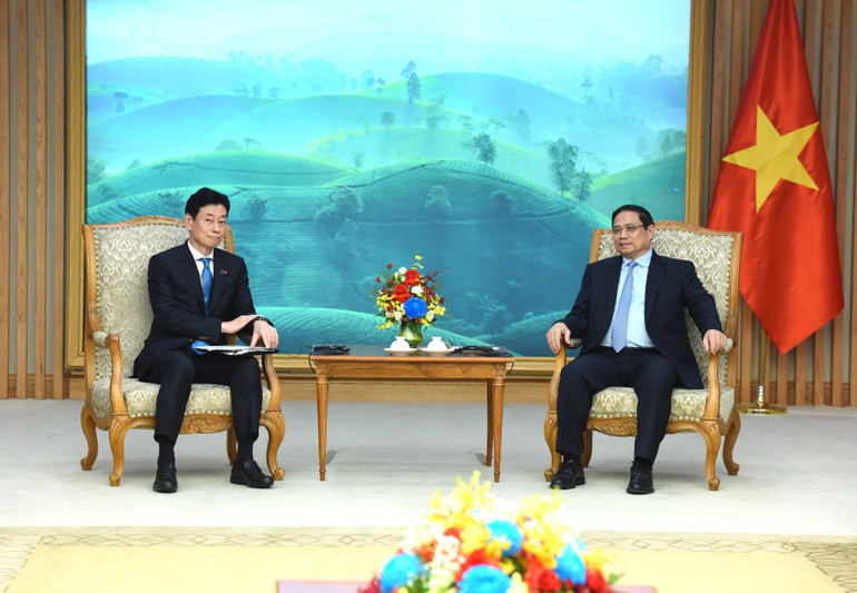 Thủ tướng Phạm Minh Chính tiếp Bộ trưởng Bộ Kinh tế, Thương mại và Công nghiệp Nhật Bản Nishimura Yasutoshi. Thủ tướng Phạm Minh Chính tiếp Bộ trưởng Bộ Kinh tế, Thương mại và Công nghiệp Nhật Bản Nishimura Yasutoshi.