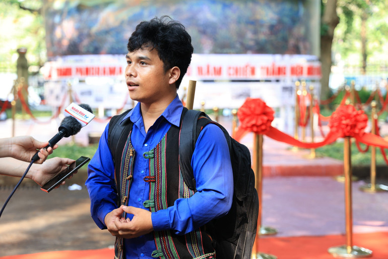 Sinh viên Hồ Văn Đôi.